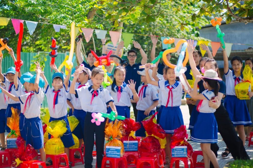 Chú Hề Hoạt Náo Tại Huế