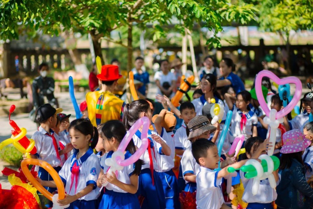 Chú Hề Hoạt Náo Tại Huế