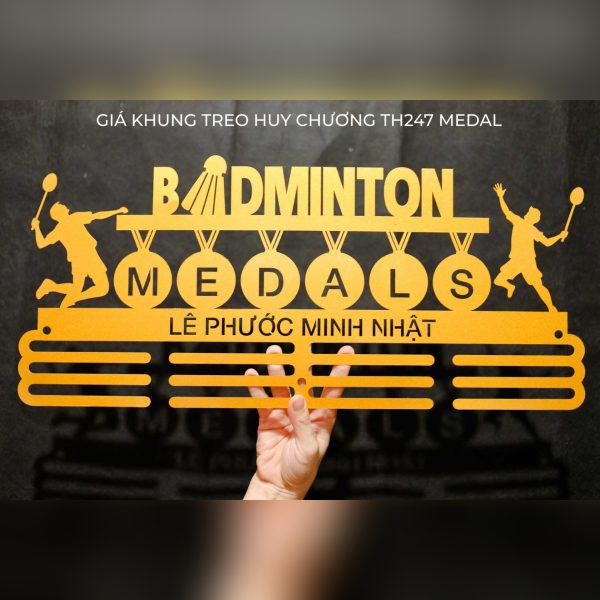 gia-khung-treo-huy-chuong-cau-long-0995